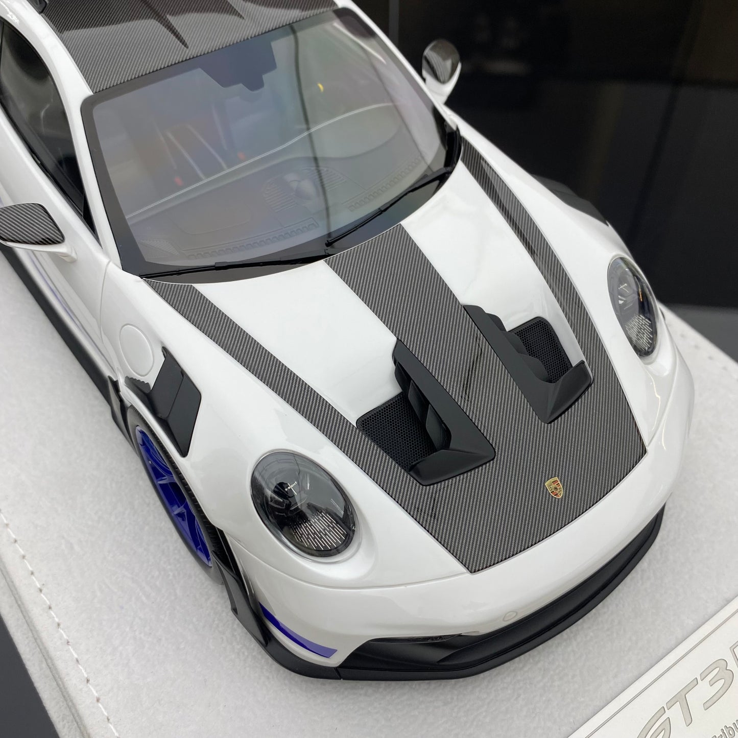 FuelMe 1/18 Porsche 992 GT3RS white blue wheels simulation car model