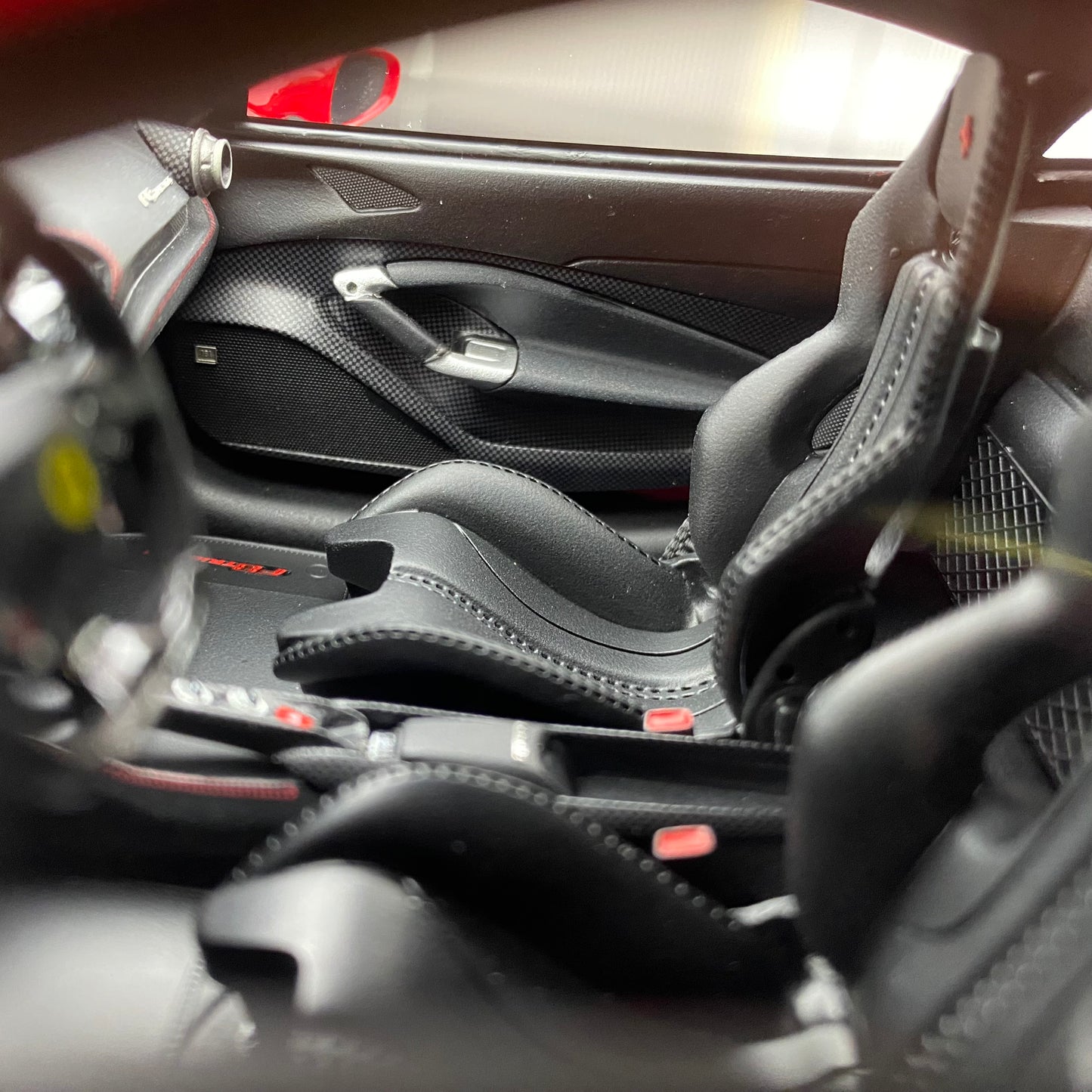 Adorno de coche Ferrari F8 Standard Red de edición limitada, modelo HH 1/18