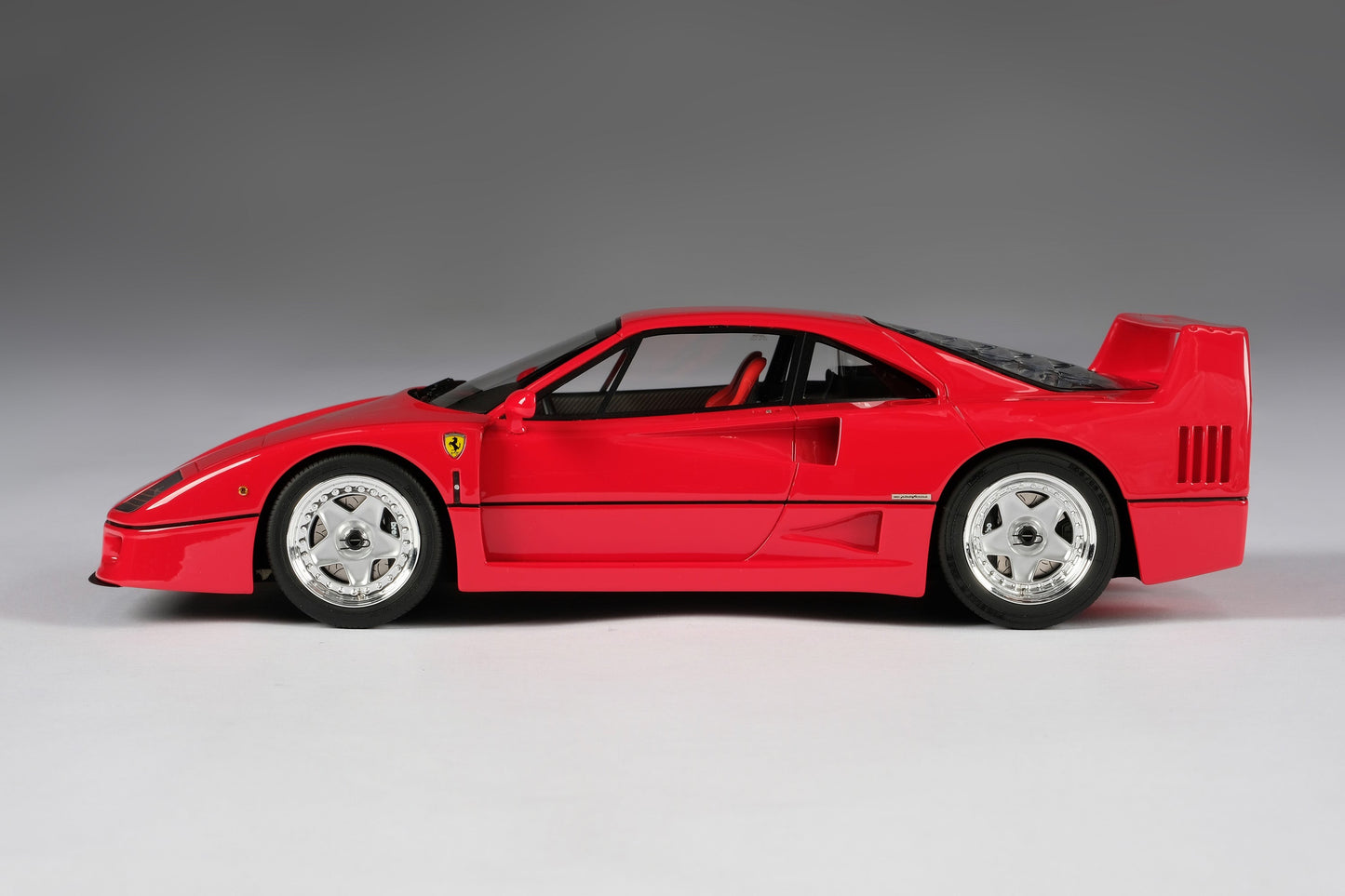 Amalgam 1/18 Ferrari F40 red simulation car model high-end collectible