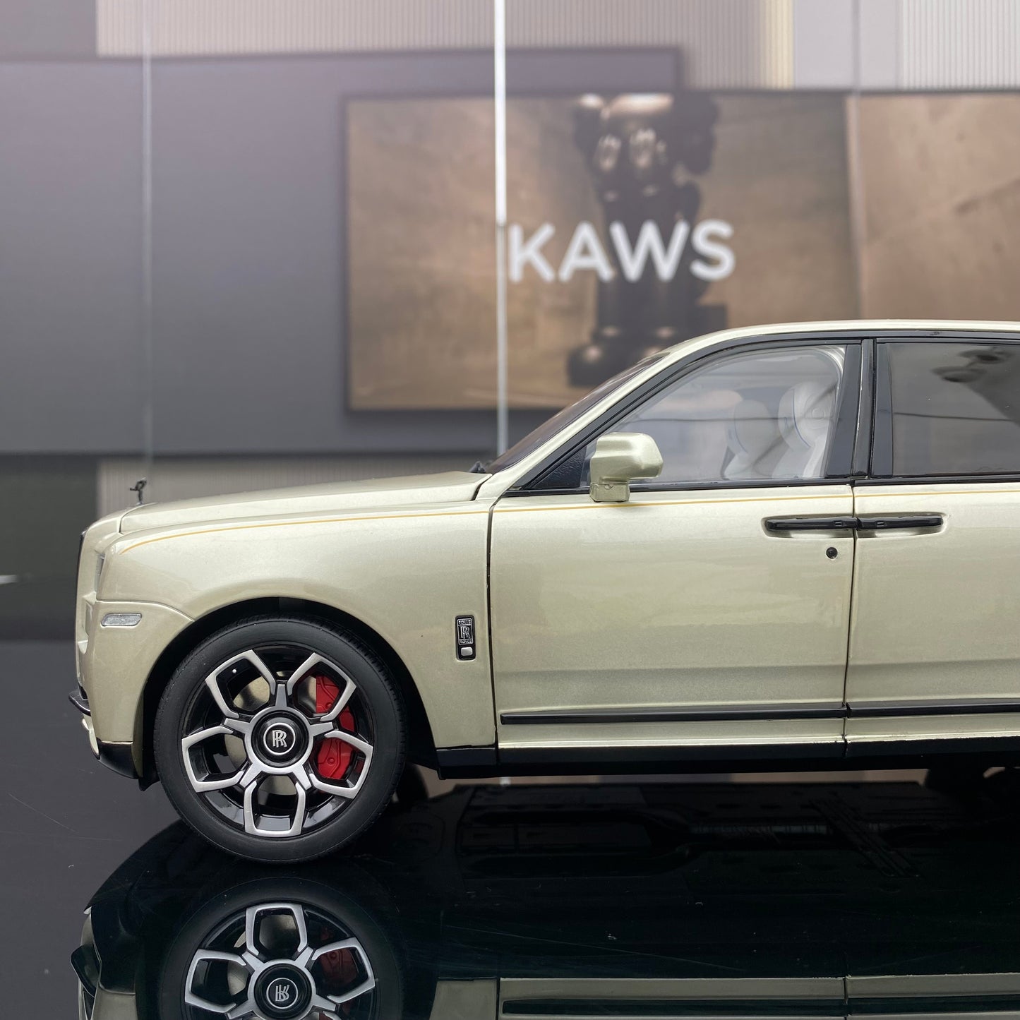 KENGFAI1/18 Rolls-Royce Cullinan alloy full version car model ornaments