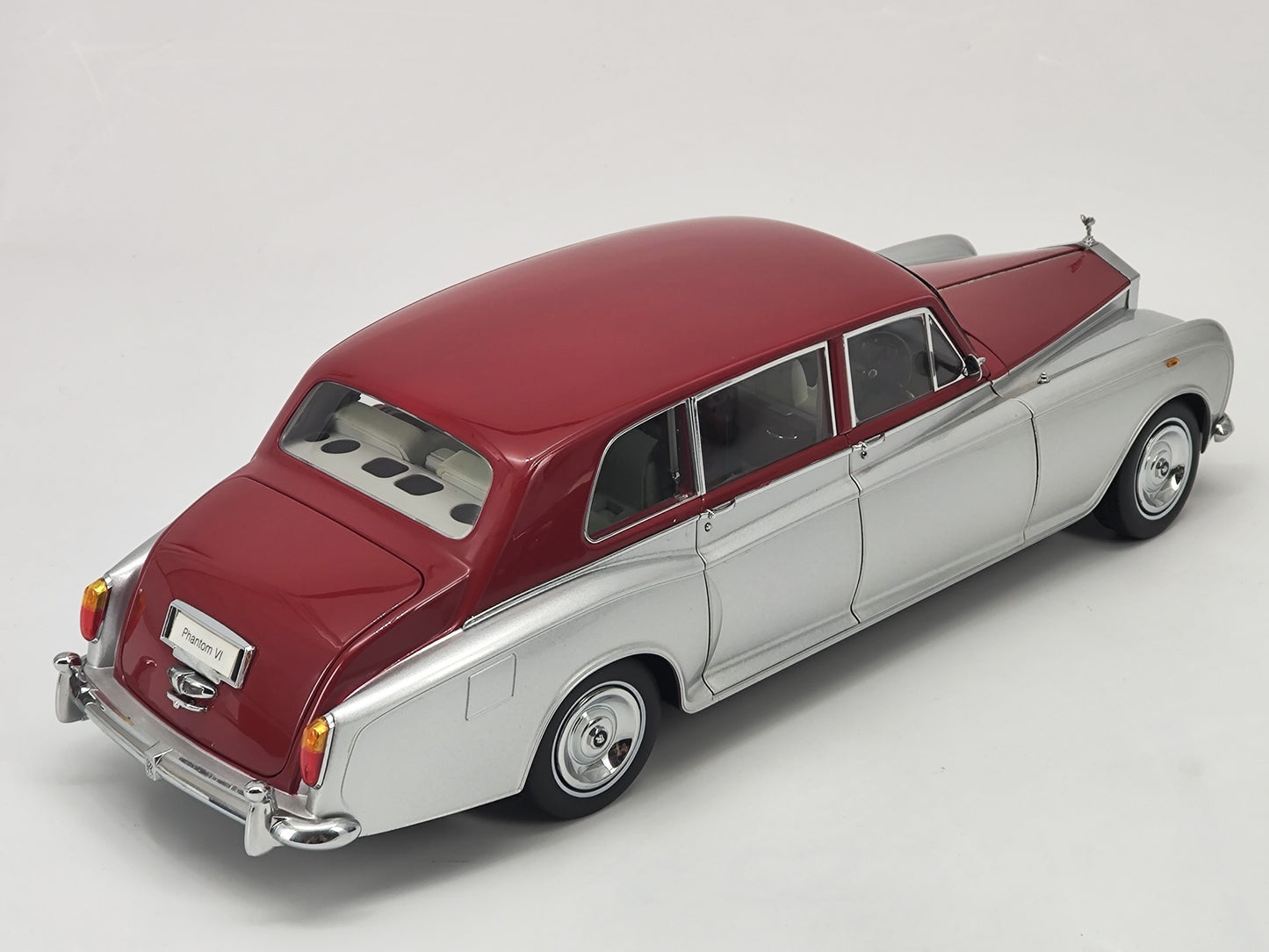 Kyosho 1/18 Rolls-Royce Phantom IV Silver Red Cover Alloy Simulation Model Car