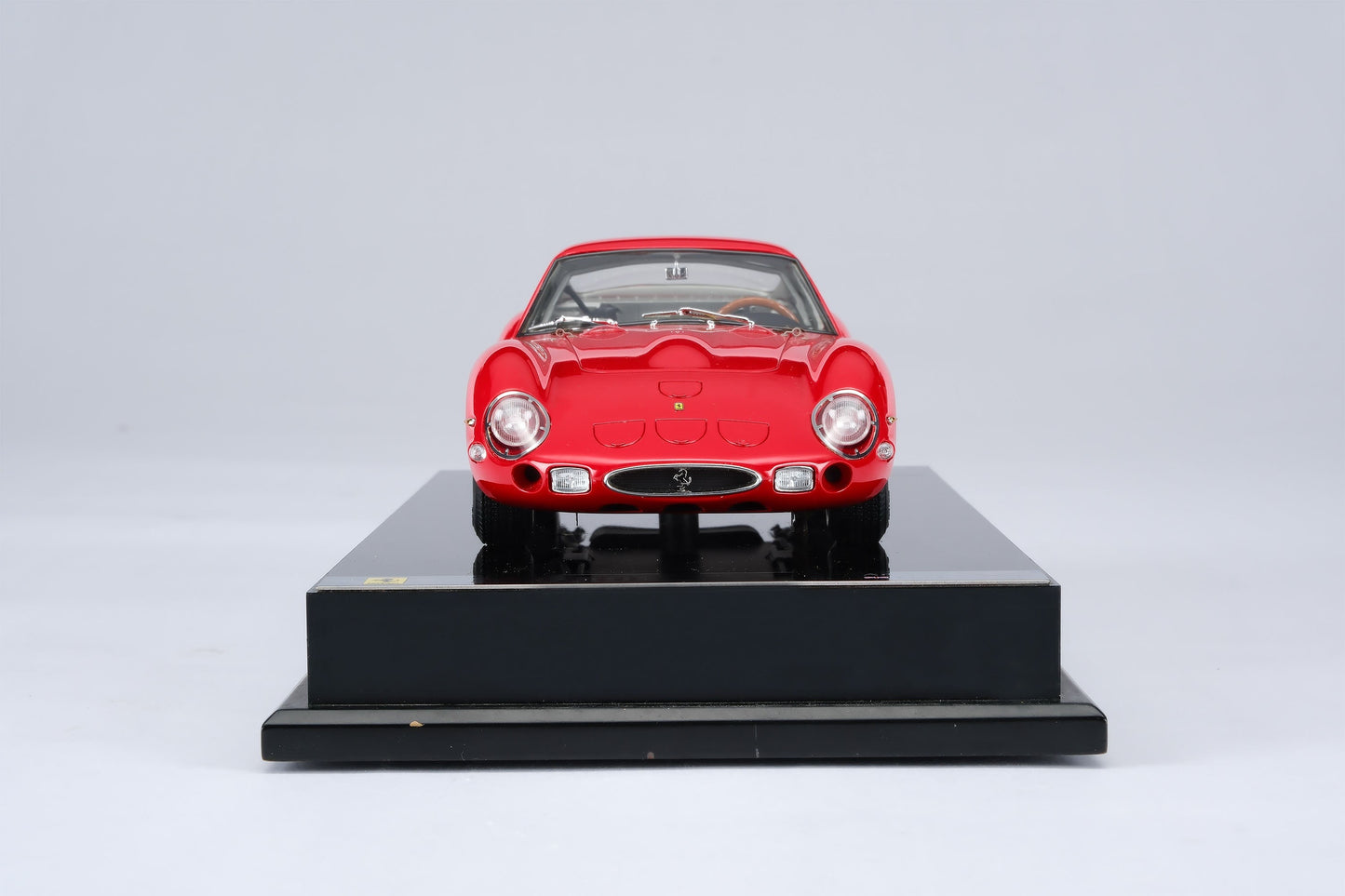 Amalgam 1/18 Ferrari 250GTO road version resin enclosed car model