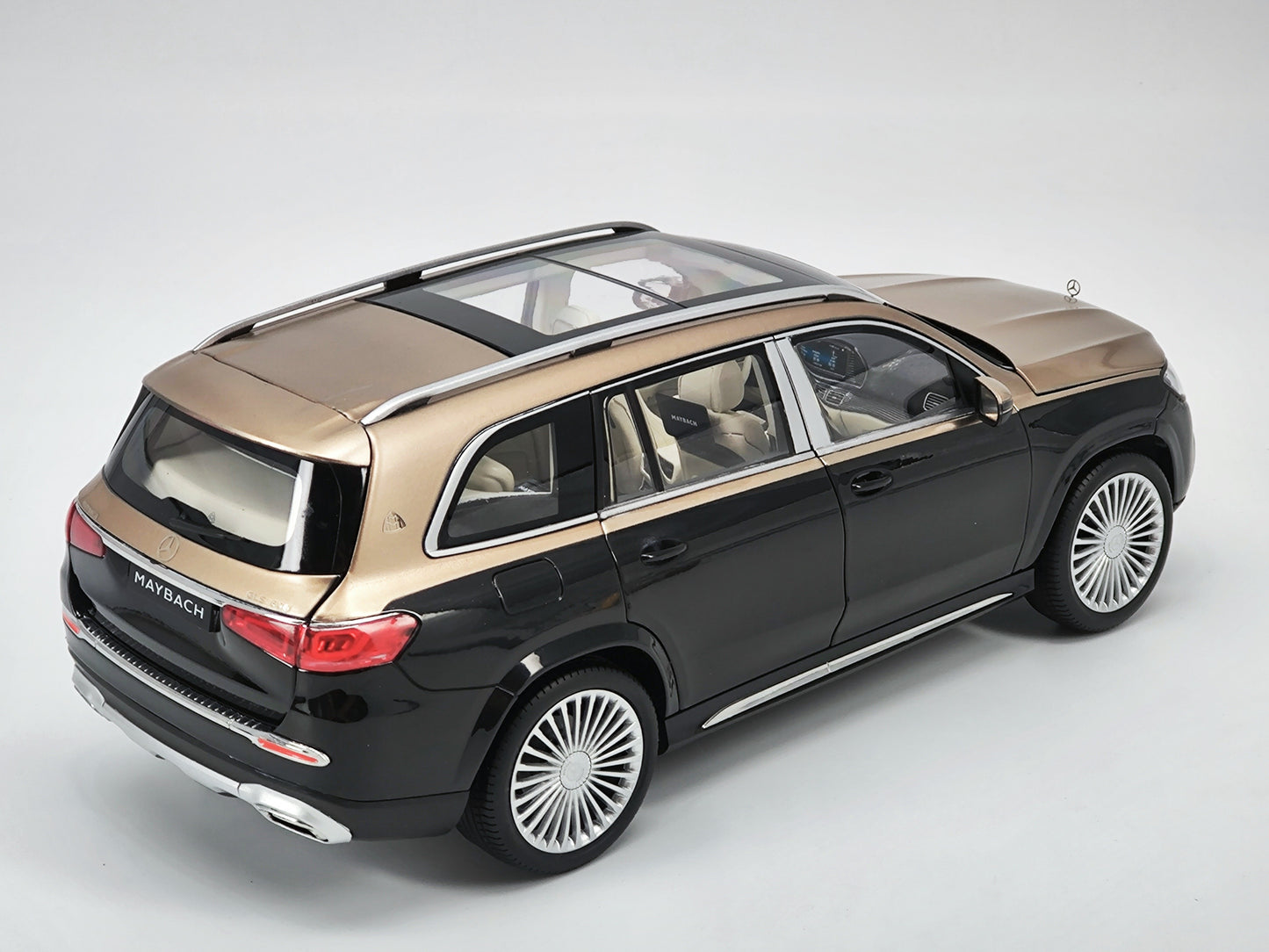 Paragon 1/18 Mercedes-Benz Maybach GLS600 alloy car model ornaments