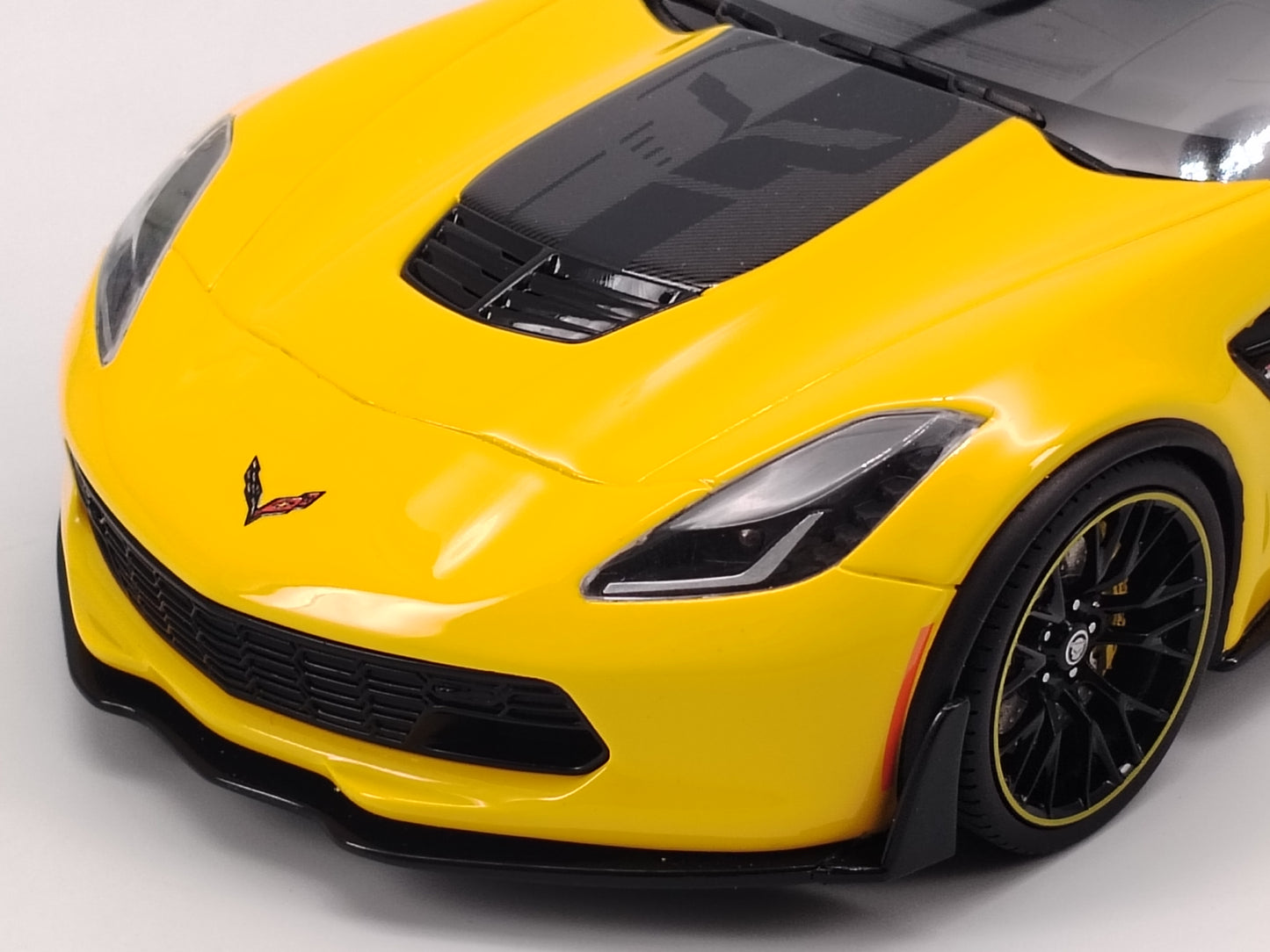 GT Spirit 1/18 Chevrolet C7 Yellow Simulation Car Model Ornaments