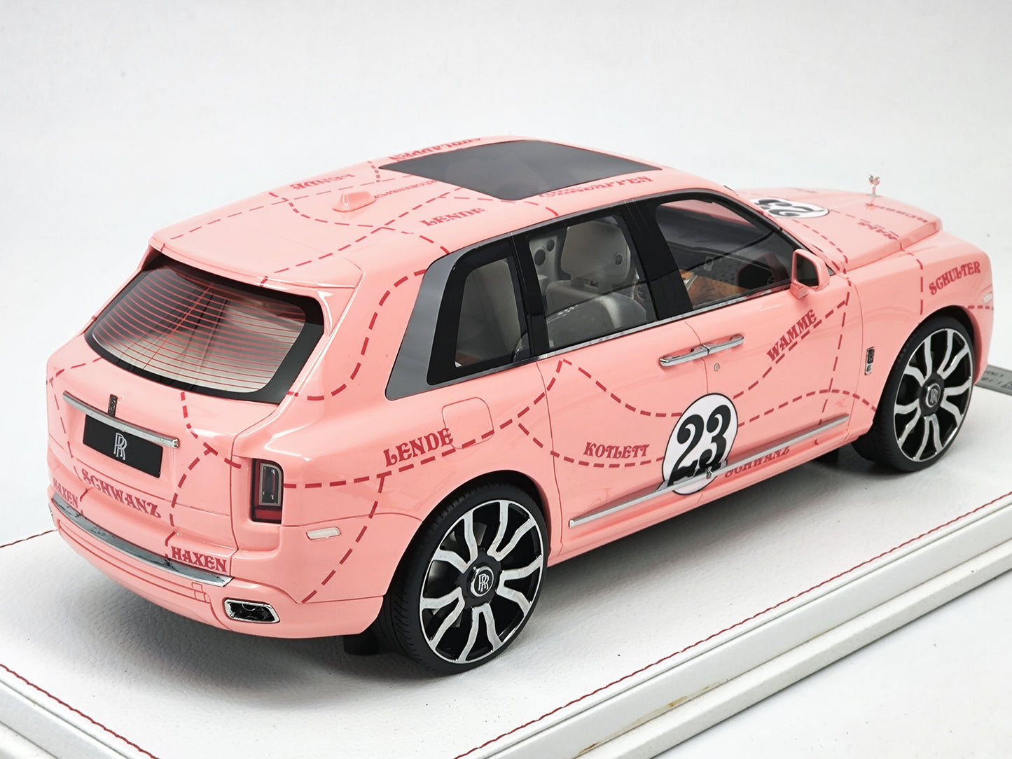 NCM 1/18 Rolls-Royce Cullinan Pink Pig Limited Edition Simulation Car Model Ornaments