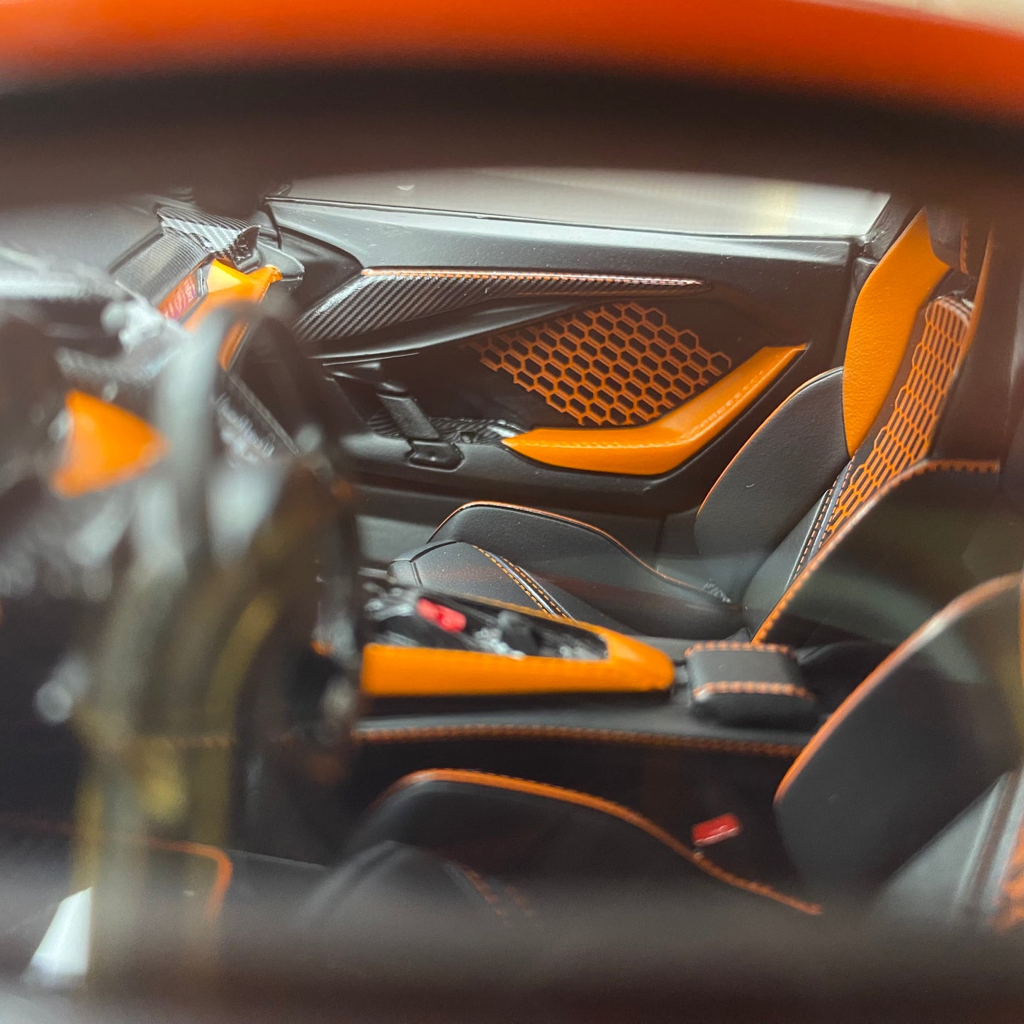 Adorno de modelo de coche de edición limitada Lamborghini Reveulto RUNNER 1/18