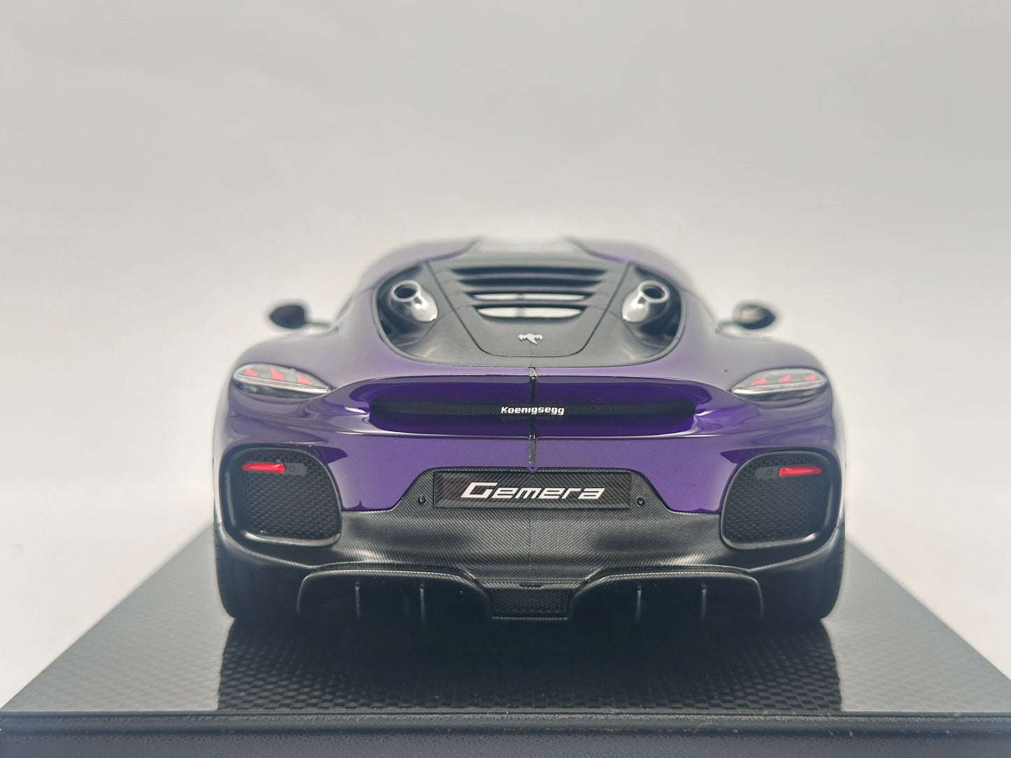FRONTIART 1/18 Koenigsegg Gemera Purple Model Car Collectible
