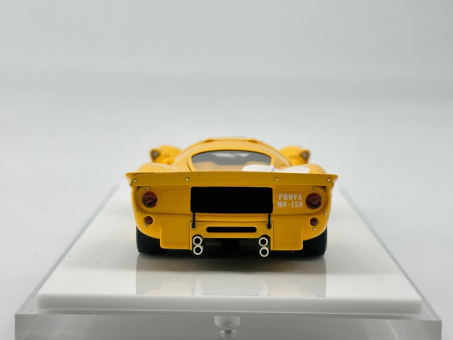 DMH 1/43 Ferrari 330 P4 Limited Edition Simulation Model Car