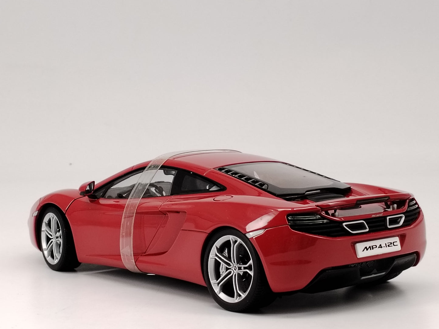 AUTO Art 1/18 McLaren 12C red AA219 out of print car model!