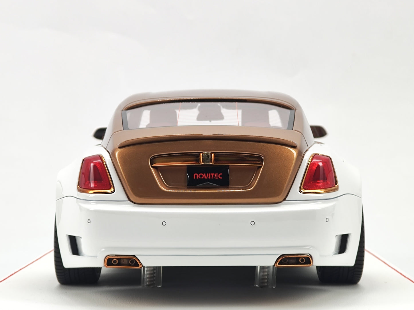 DG 1/18 Rolls-Royce Phantom Platinum Double Simulation Car Model