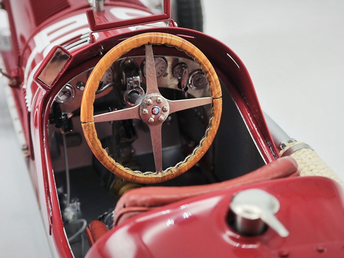 CMC 1/18 Alfa Romeo P3 Caracciola #42 Red Alloy Car Model M227