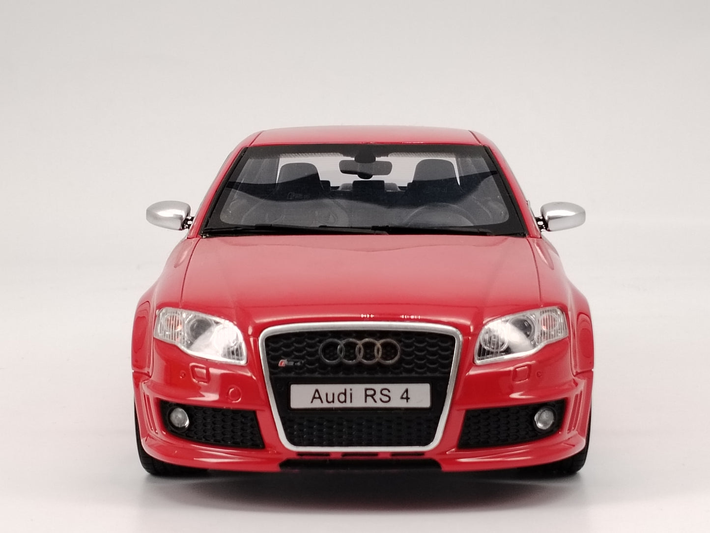 OTTO 1/18 Audi RS4 B7 4.2 Red Simulation Car Model