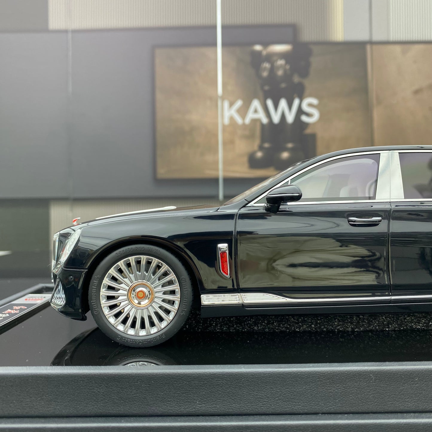 MOTORHELIX 1/18 Hongqi Guoya model limited edition simulation resin car model collection
