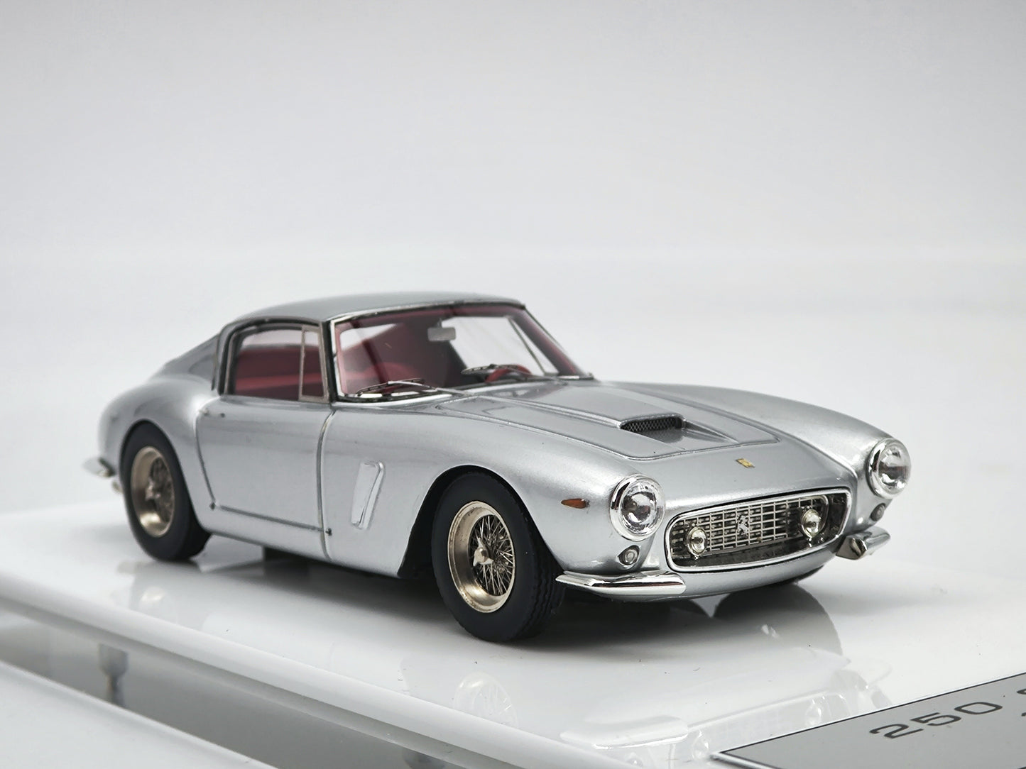DMH 1/43 Ferrari 250SWB 1969 Simulation Car Model Ornaments