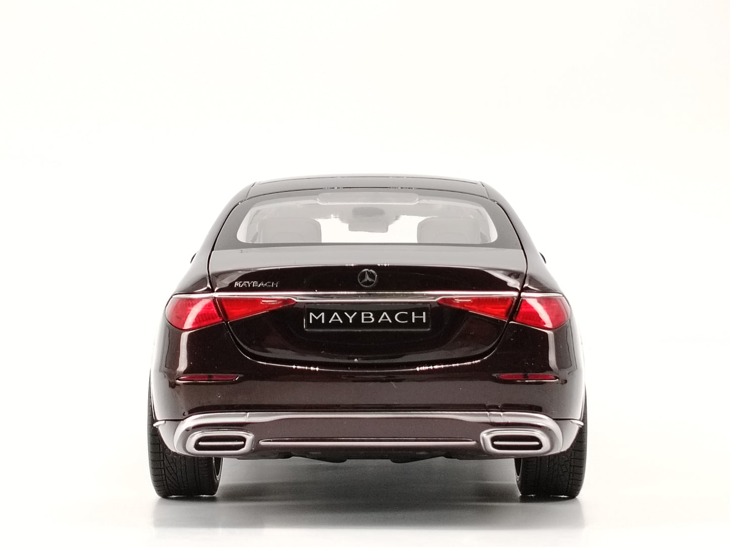 Norev 1/18 Mercedes-Benz Maybach S680C 2021 Red and Black Alloy Full Open Car Model NOR154
