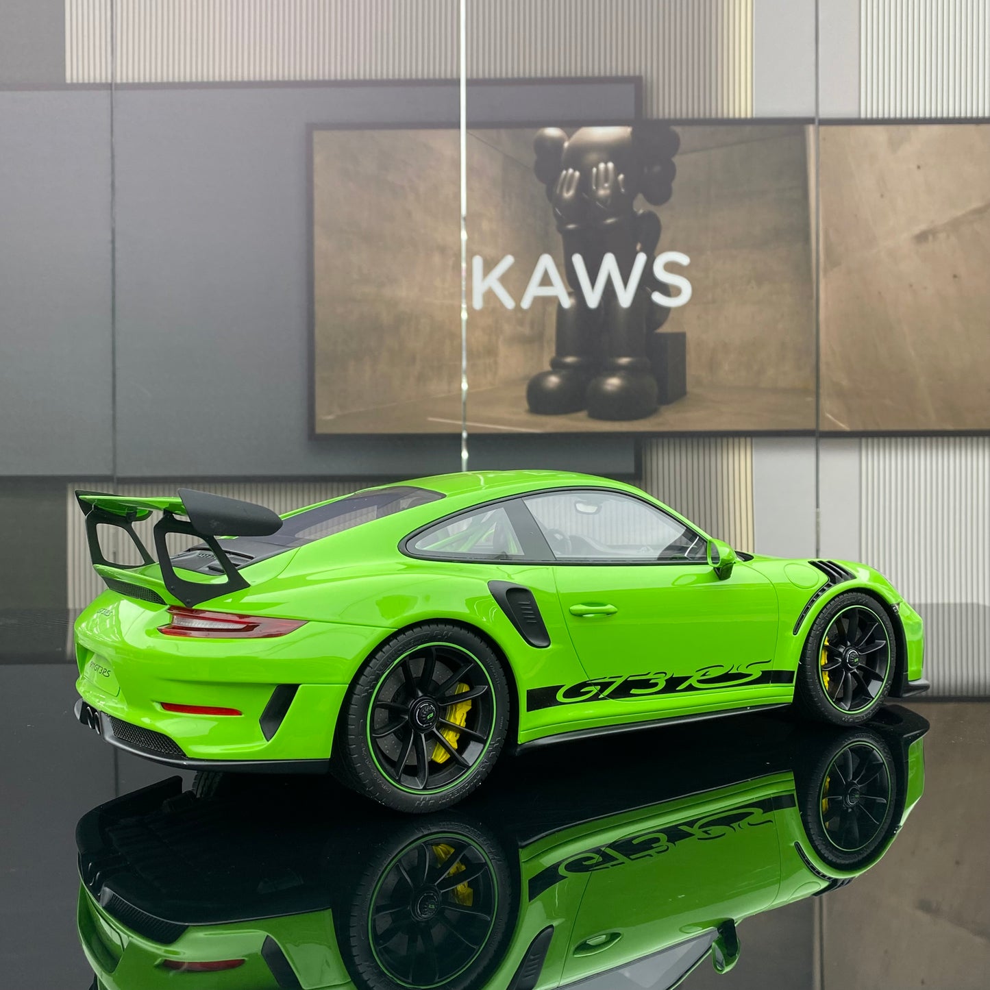GT Spirit 1/12 Porsche 911 (991.2) GT3RS green simulation car model