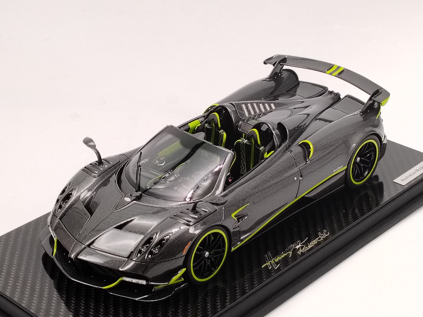 AustraLux Model 1/18 Pagani Huayra Roadster BC All-Carbon Fiber with Green Stripes Car Model