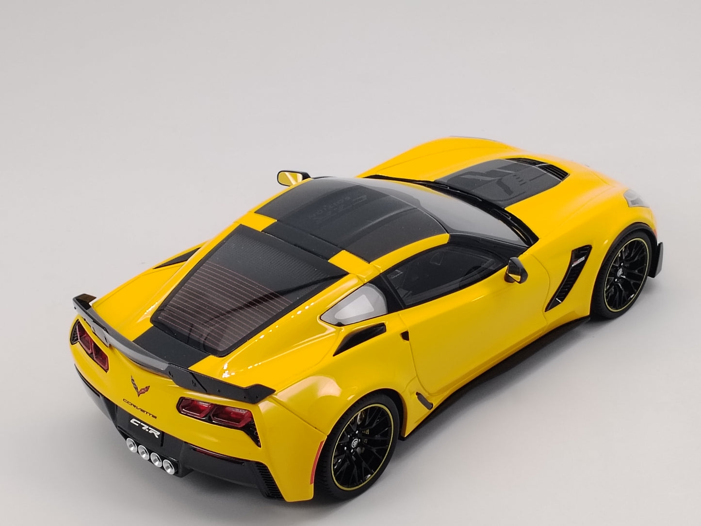 GT Spirit 1/18 Chevrolet C7 Yellow Simulation Car Model Ornaments