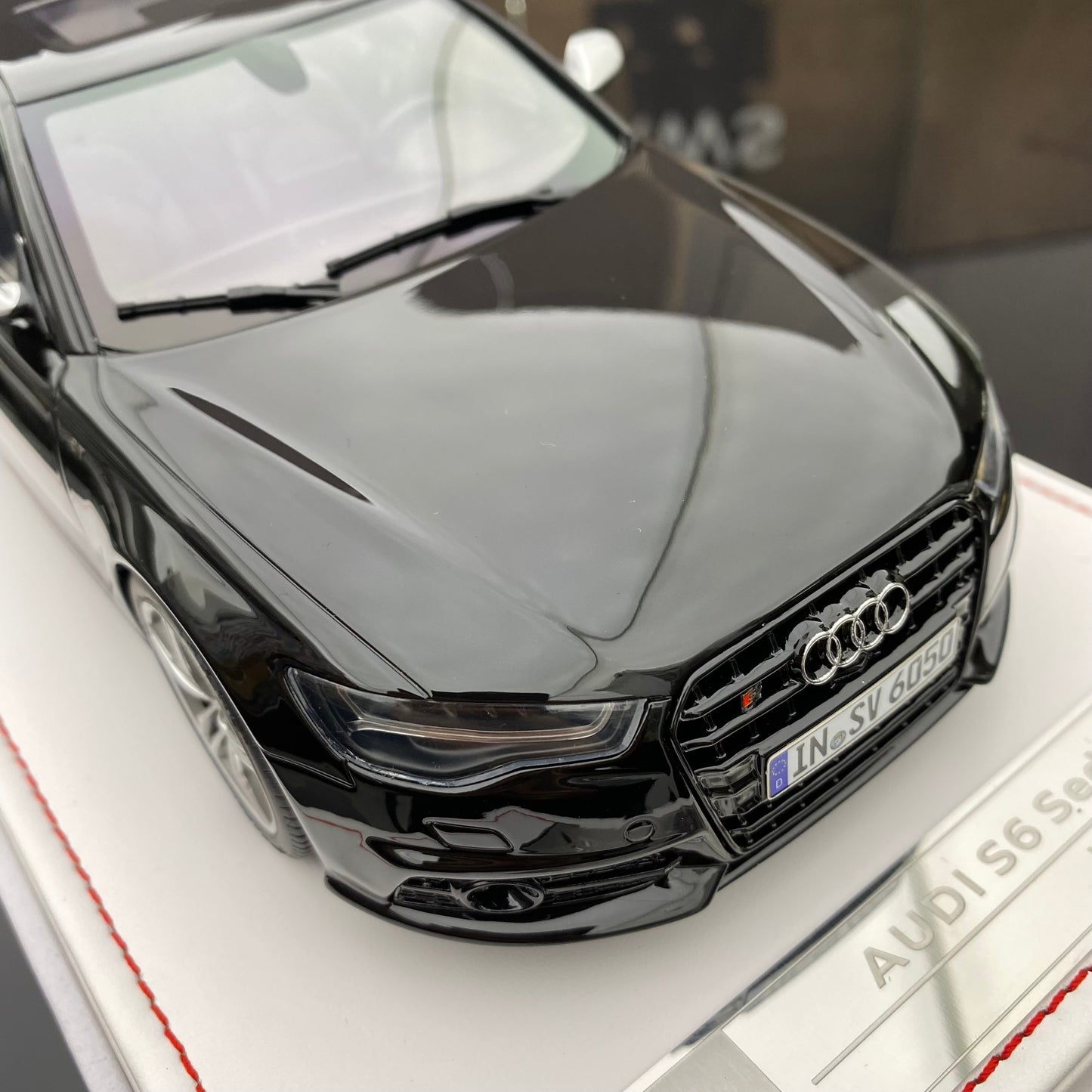 IVY Tailor 1/18 AUDI Audi S6 Sedan resin car model birthday gift ornament