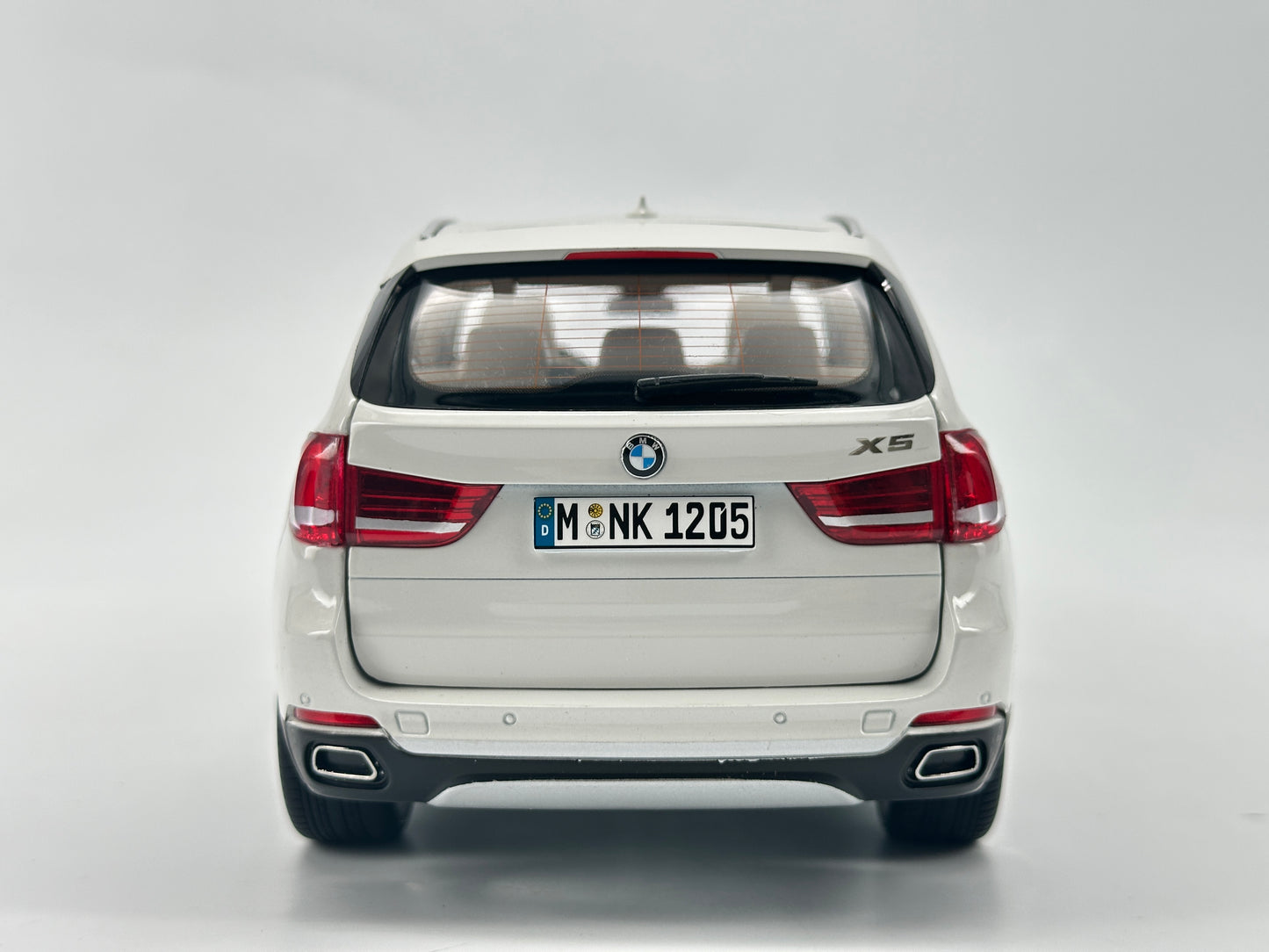 paragon 1/18 BMW X5(F15) white alloy model car