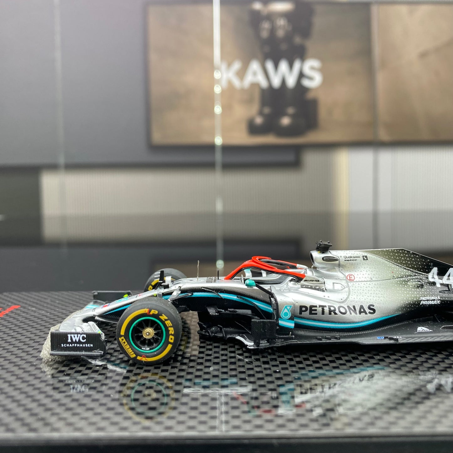 SPARK 1/43 Mercedes-Benz AMG F1 Team W10 2019 Monaco Grand Prix Victory No. 44 Hamilton Silver Green Painting Car Model