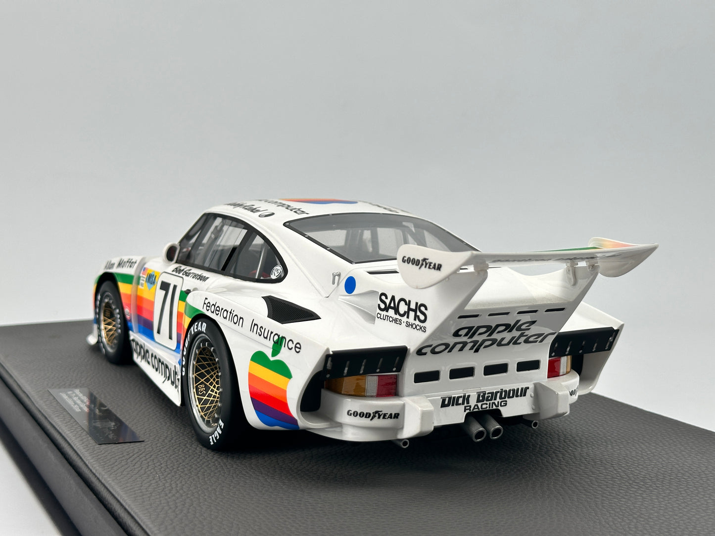Top Marques 1/12 Porsche 935 K3 Apple Simulation Model Car