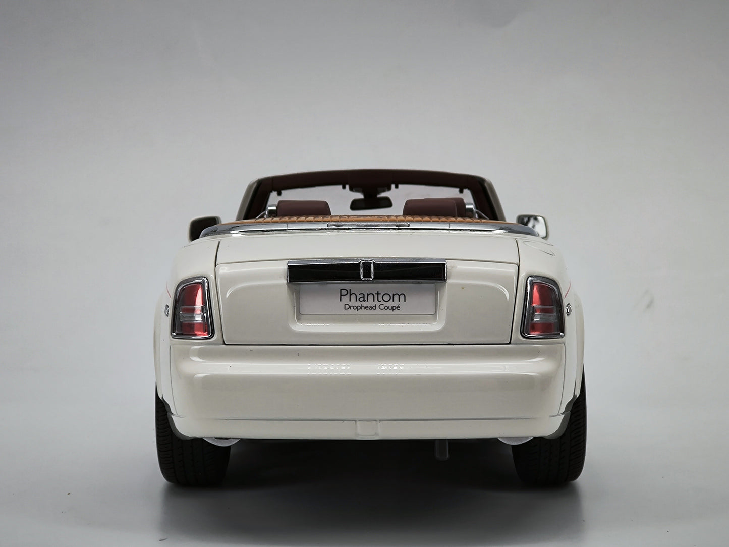 Kyosho 1/18 Rolls-Royce Phantom Drophead Coupe white alloy car model