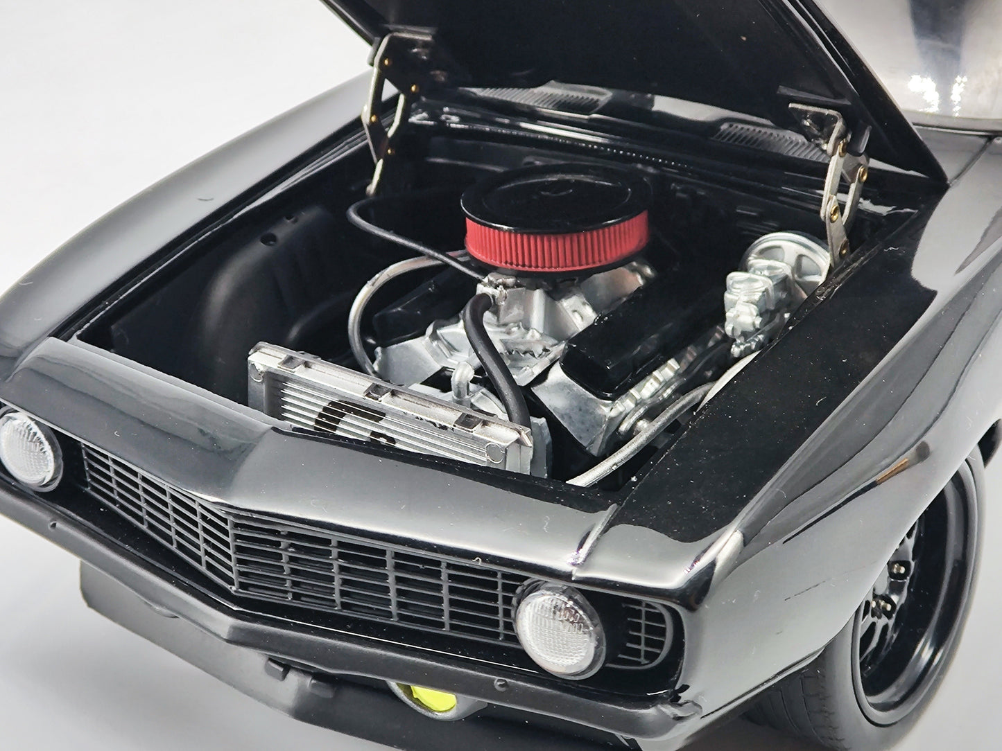 GMP 1/18 Chevrolet Camaro Street Diecast Car Simulator Realistic Car Model