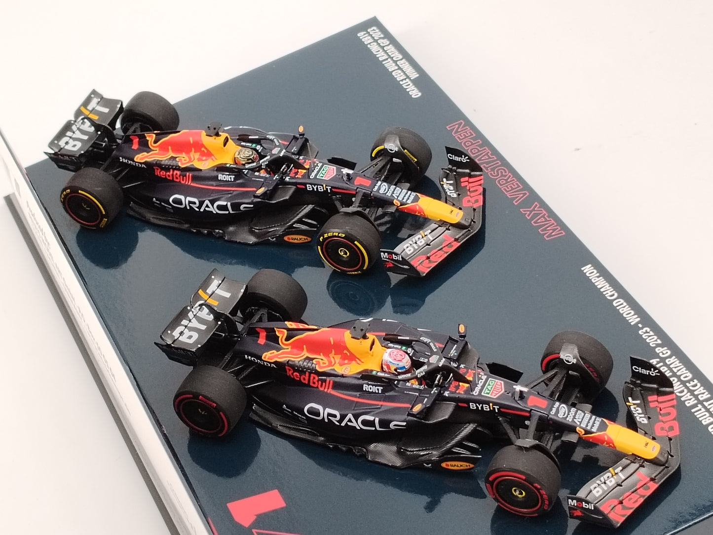 MINICHAMPS 1/43 Oracle RED BULL RACING RB19 Double Car Set Red Bull Model Car