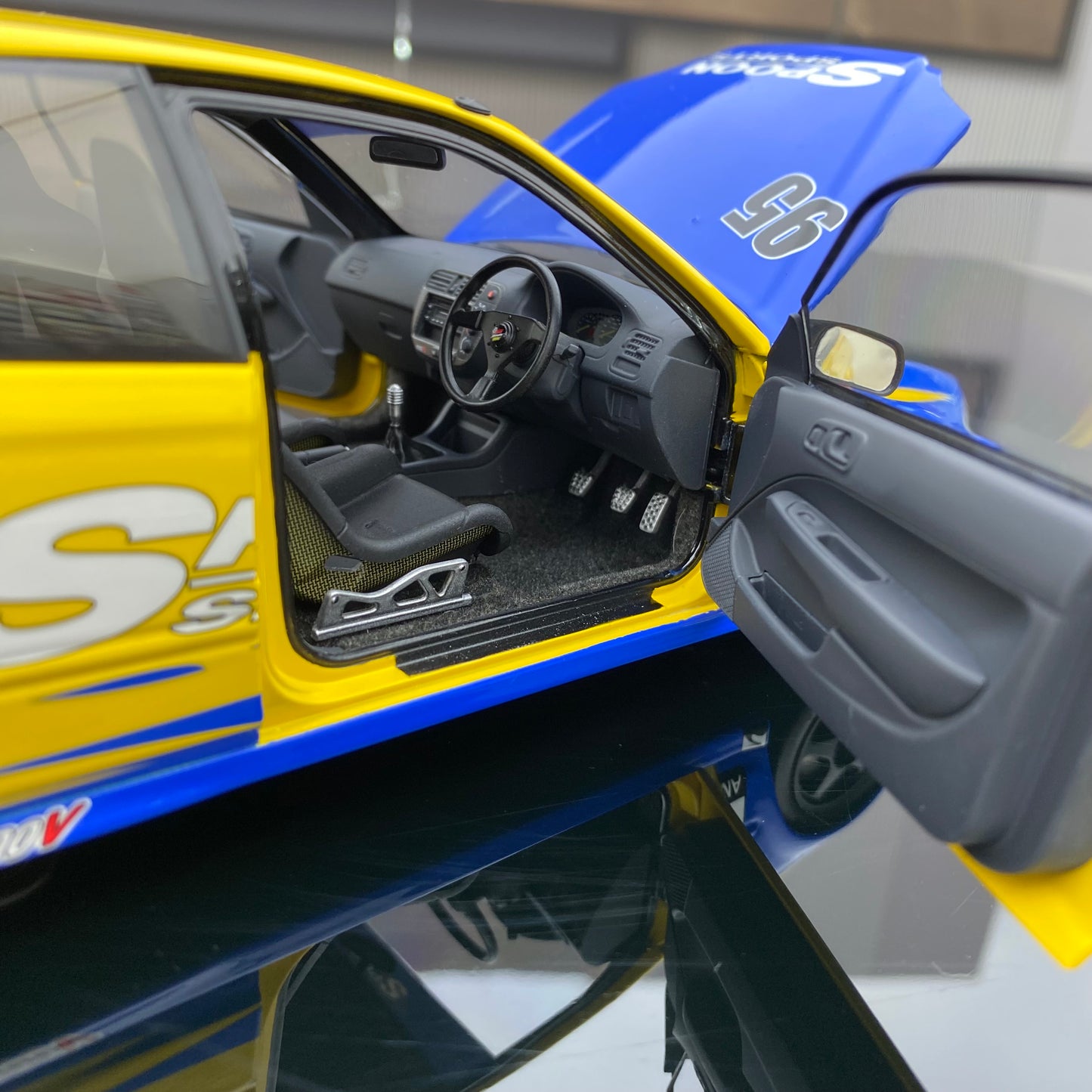 MOTORHELIX MH 1/18 Honda Civic Type R(EK9) alloy full-open simulation model