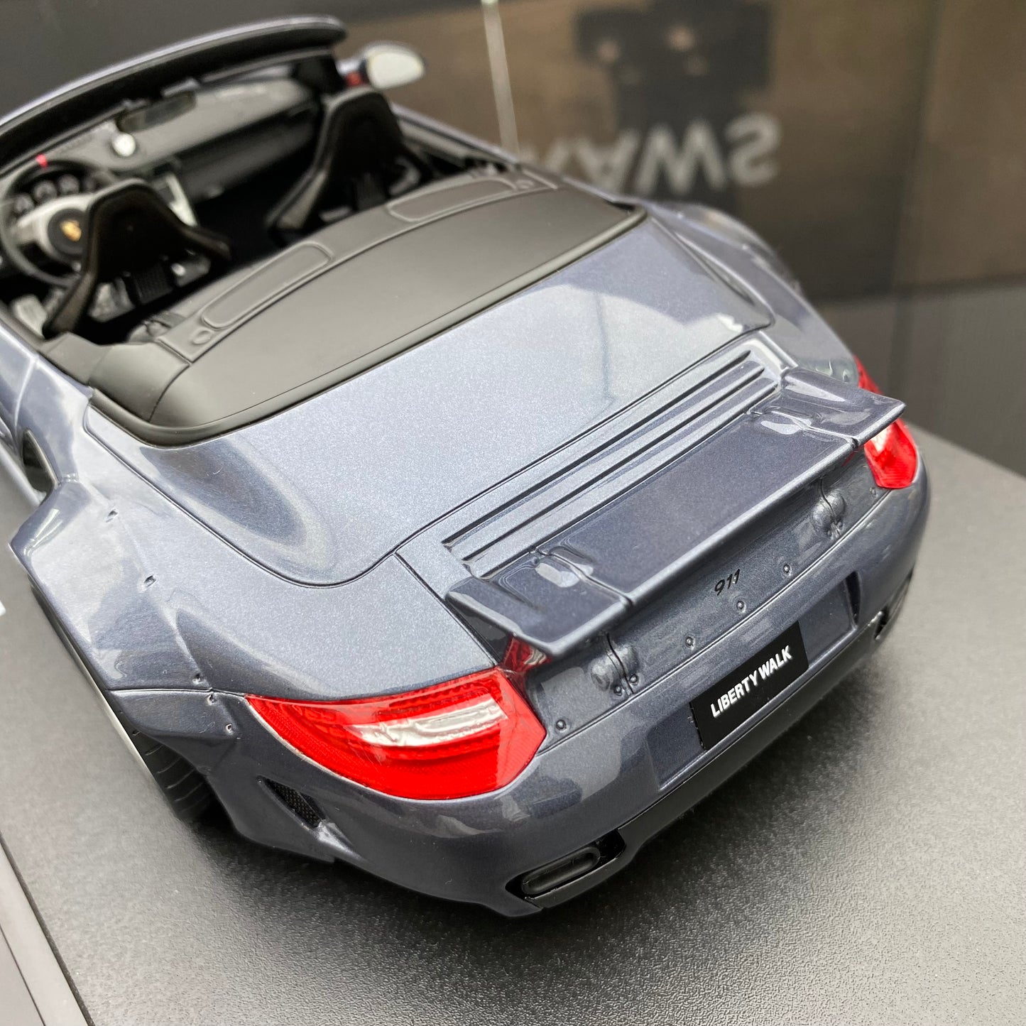 GT Spirit 1/18 Porsche 997 modified version of simulated car model collection ornaments