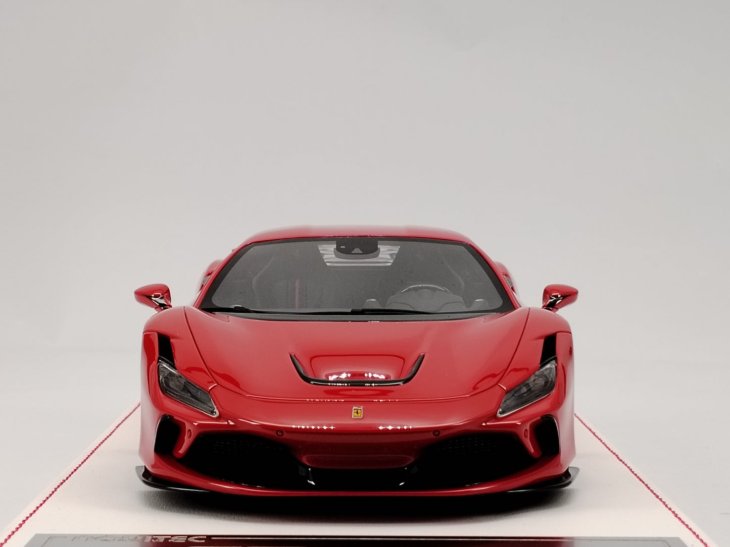 DG 1/18 Ferrari F8 Novetic Red Simulation Model Car Birthday Gift