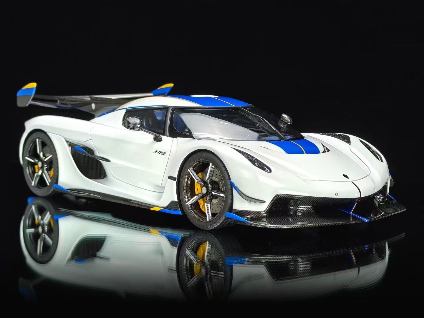 Frontiart 1/18 Koenigsegg Jesko Crystal White