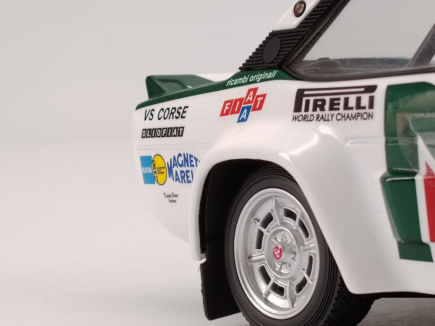 Kyosho 1/18 Fiat 131 ABARTH RALLY simulation modelcars ornaments
