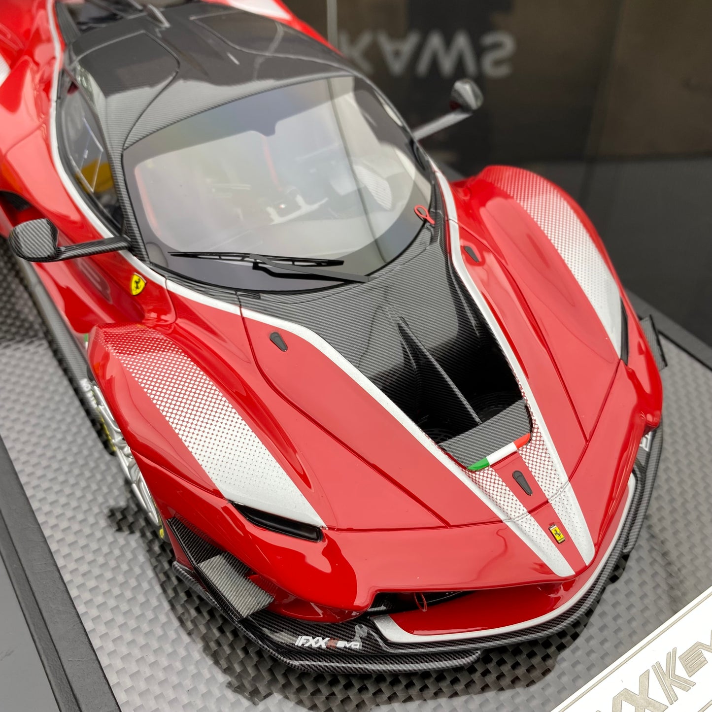 RUNNER 1/18 Ferrari FXX K EVO Simulation Car Model Ornaments Gift