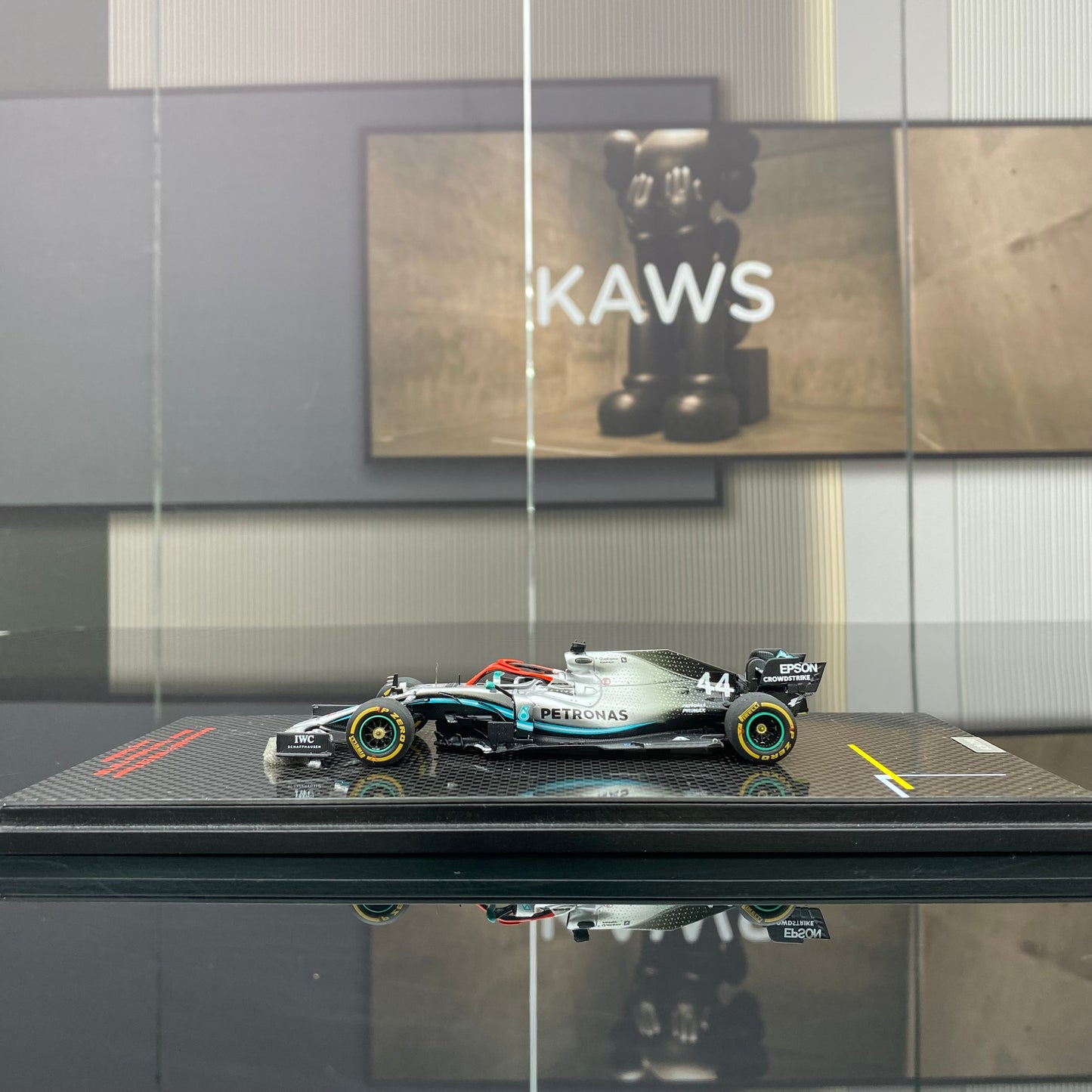 SPARK 1/43 Mercedes-Benz AMG F1 Team W10 2019 Monaco Grand Prix Victory No. 44 Hamilton Silver Green Painting Car Model