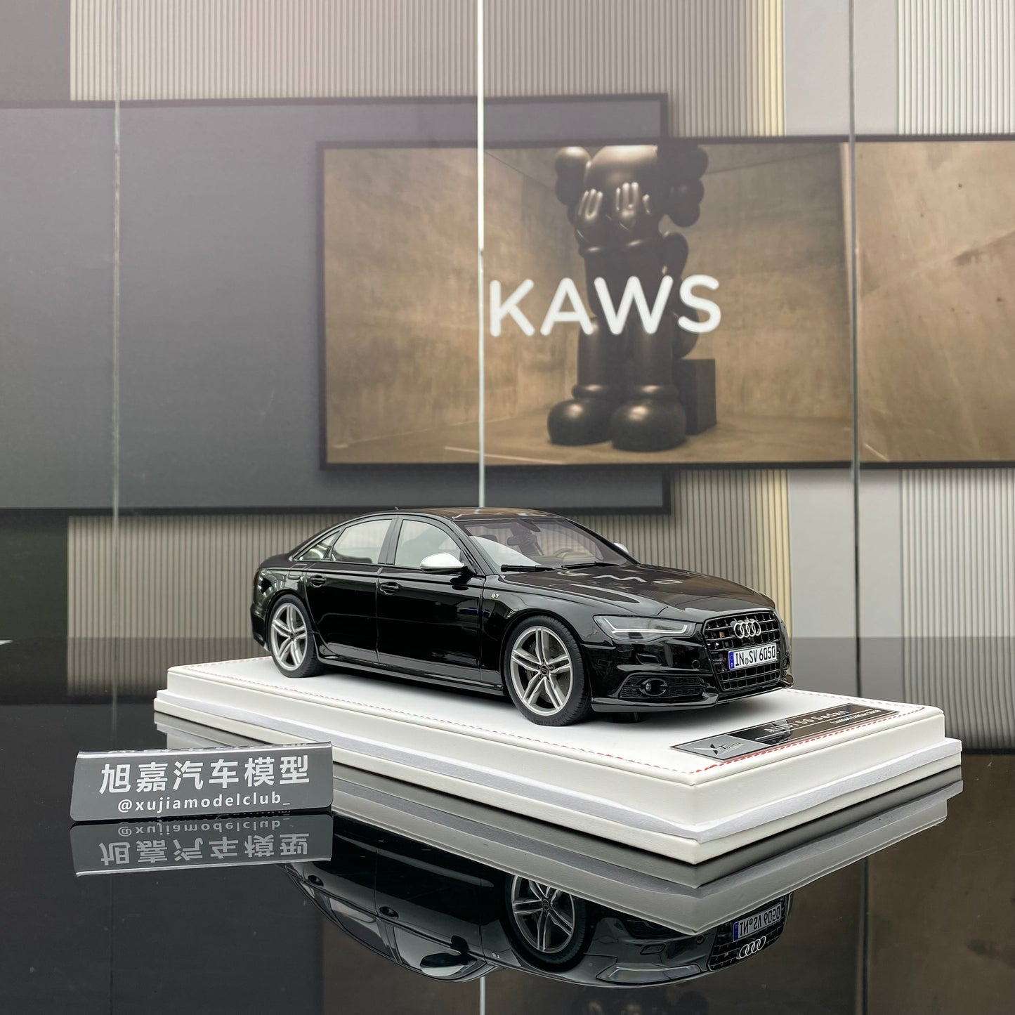 IVY Tailor 1/18 AUDI Audi S6 Sedan resin car model birthday gift ornament