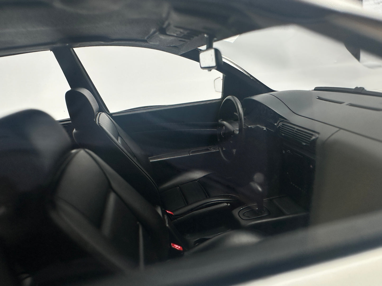 IVY 1/18 Volkswagen Passat B5 wagon simulation model car ornaments