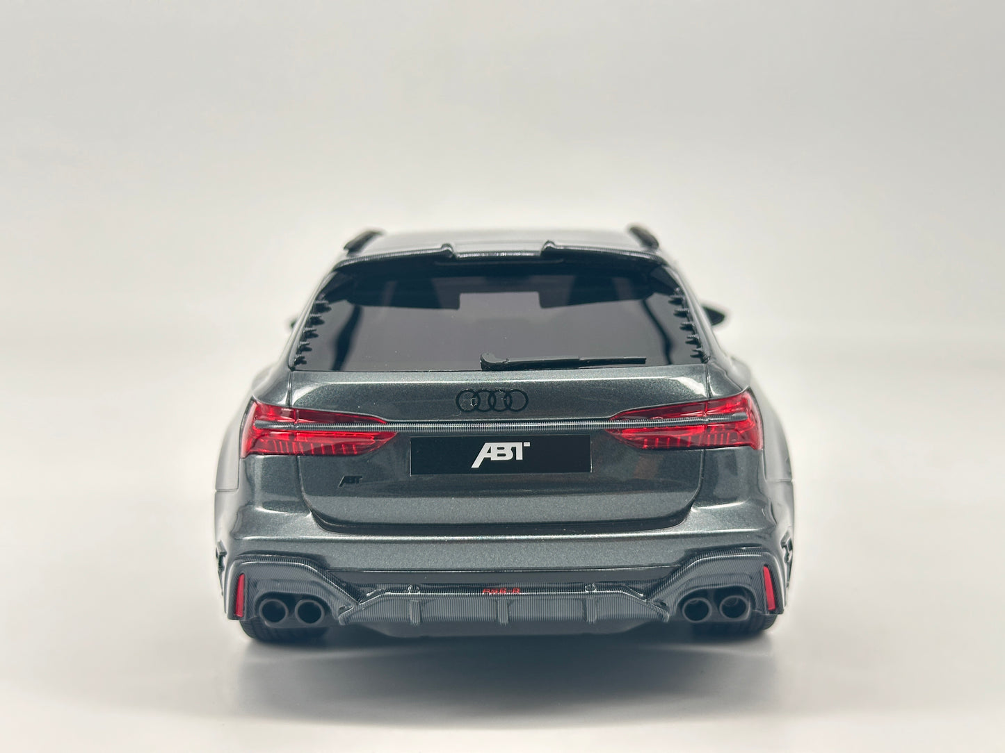 TOPSPEED 1/18 Audi ABT RS6-R Daytona Grey Simulation Car Model Ornaments