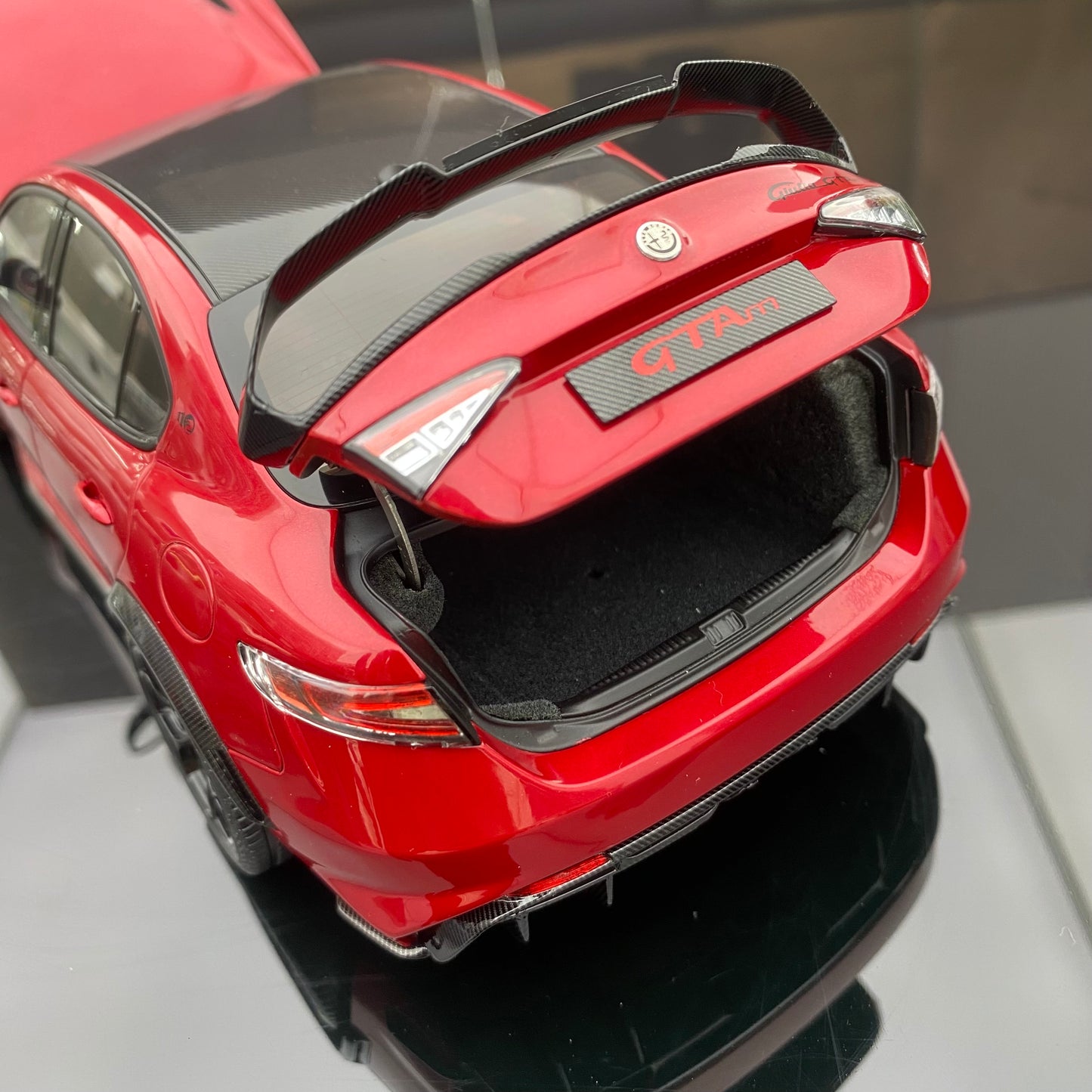 MOTORHELIX 1/18 MH Alfa Romeo Giulia GTAm alloy full car model ornaments