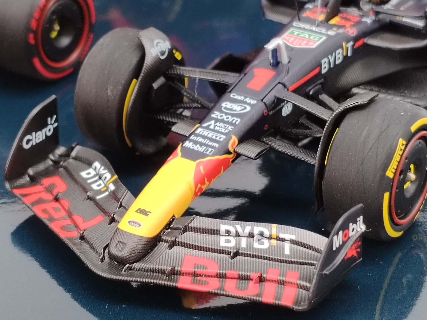 MINICHAMPS 1/43 Oracle RED BULL RACING RB19 Double Car Set Red Bull Model Car
