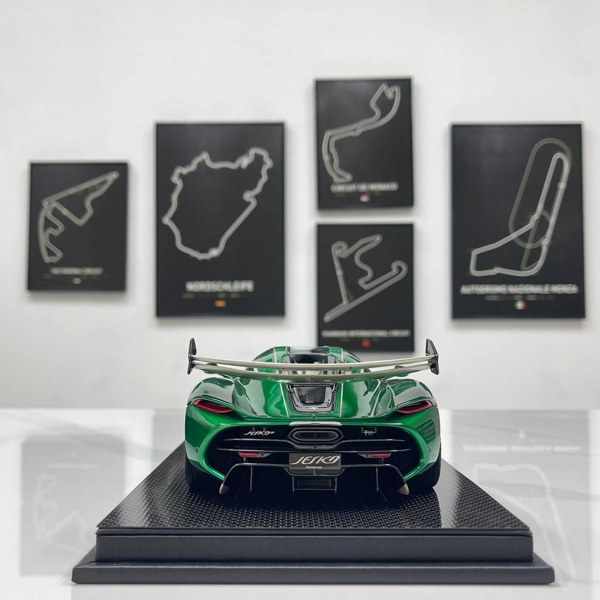 FrontiArt 1/18 Koenigsegg Jesko – Green (FA208)