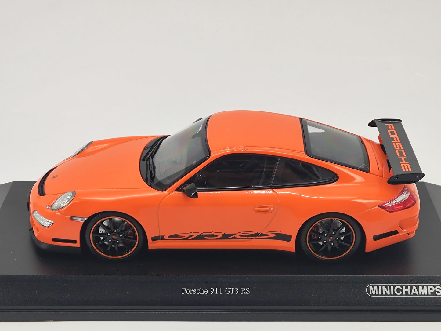MINICHAMPS 1/18 Porsche 911 GT3 RS Die-cast Model Car