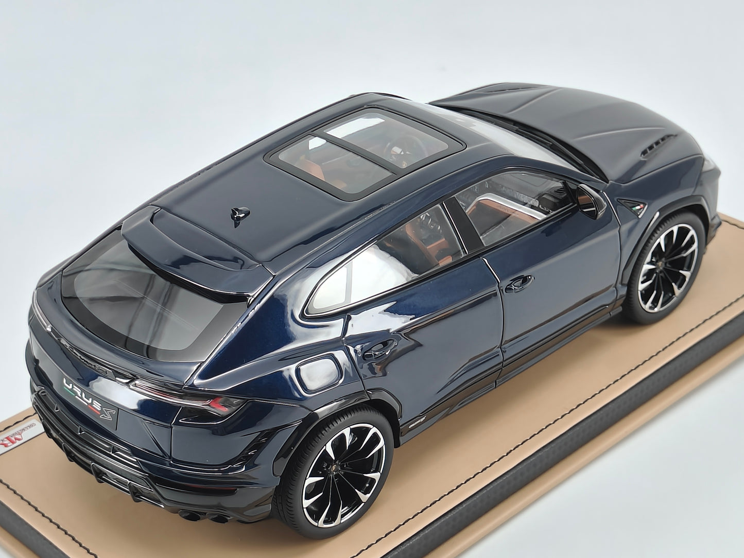 MR 1/18 Lamborghini URUS S Sunroof Edition SUV Limited Edition Car Model Ornaments