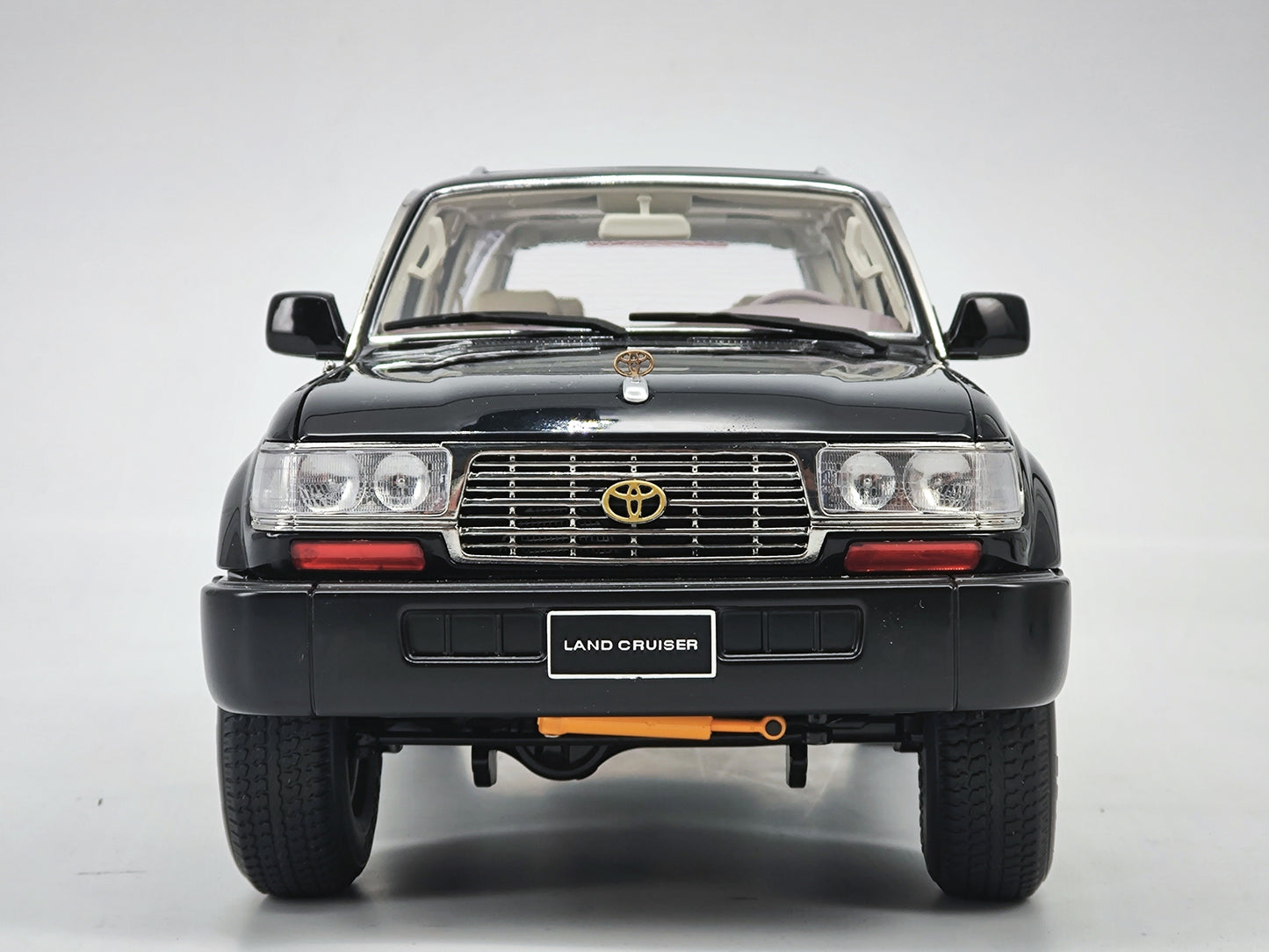 Kengfai 1/18 Toyota Land Cruiser LC80 Alloy Off-Road Car Model Ornaments