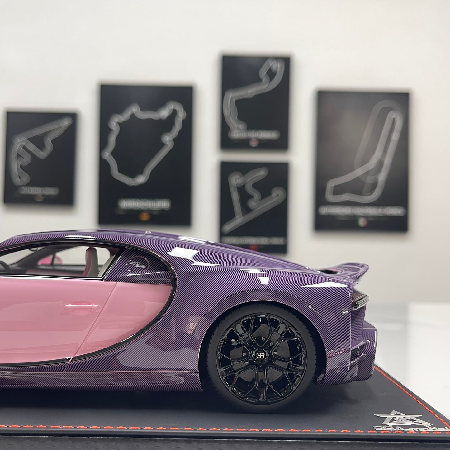 BBA MODEL 1/18 Bugatti Chiron Profilée – Pink