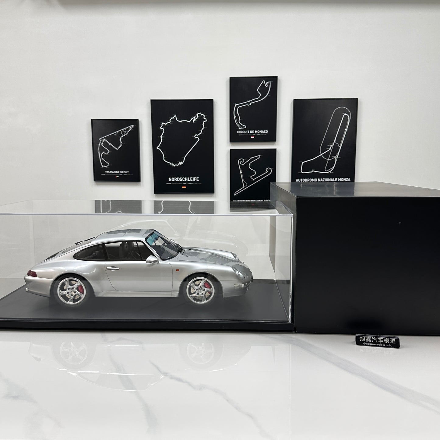 GT Spirit 1/8 Porsche 911 [993] Carrera 4S – Silver (GTS801901)