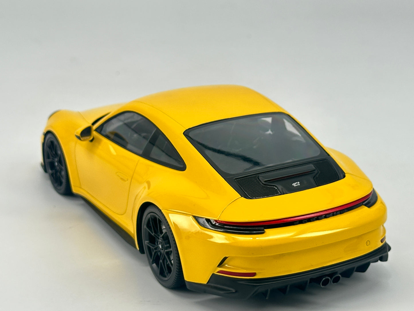 MINICHAMPS 1/18 Porsche 911 (992) GT3 TOURING 2022 Alloy Car Model