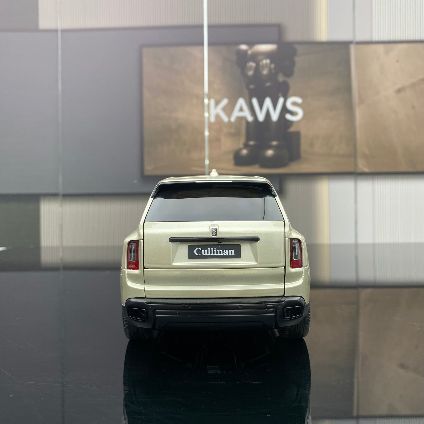 KENGFAI1/18 Rolls-Royce Cullinan alloy full version car model ornaments