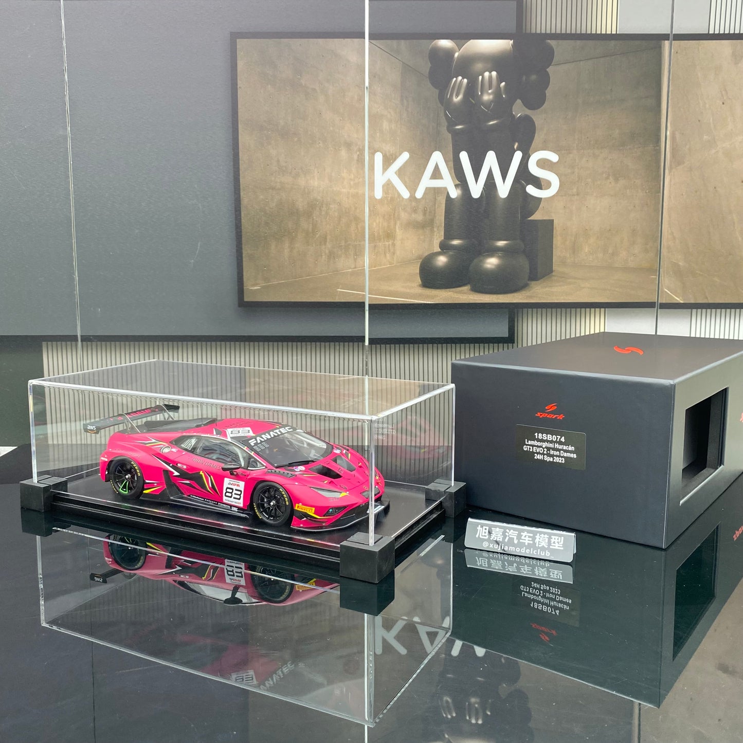 SPARK 1/18 Lamborghini Huracan GT3 EV02 Iron Dames Team 2023 Spa Endurance Race No. 83 Pink Simulation Car Model Ornament
